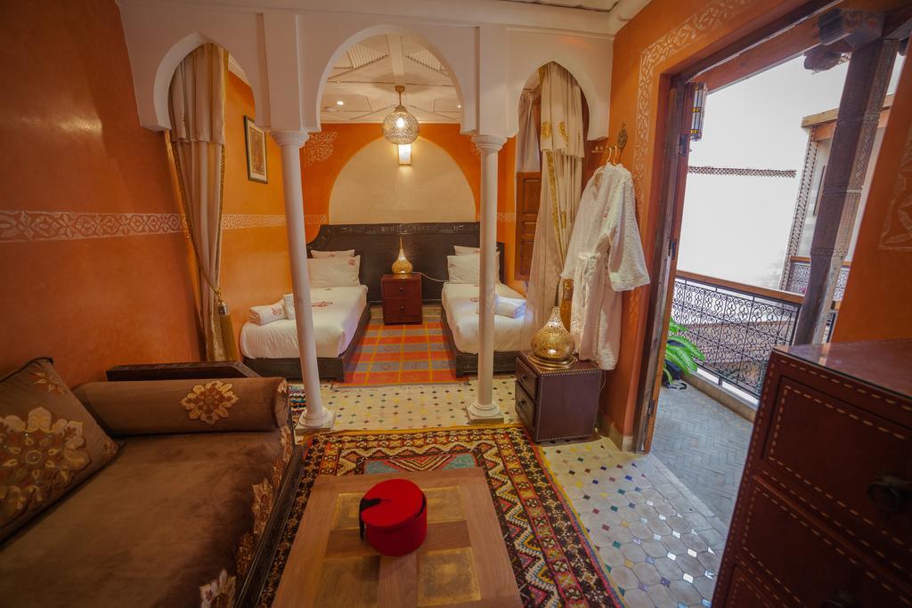 Dar Ikalimo Marrakech Hotel Маракеш Стая снимка